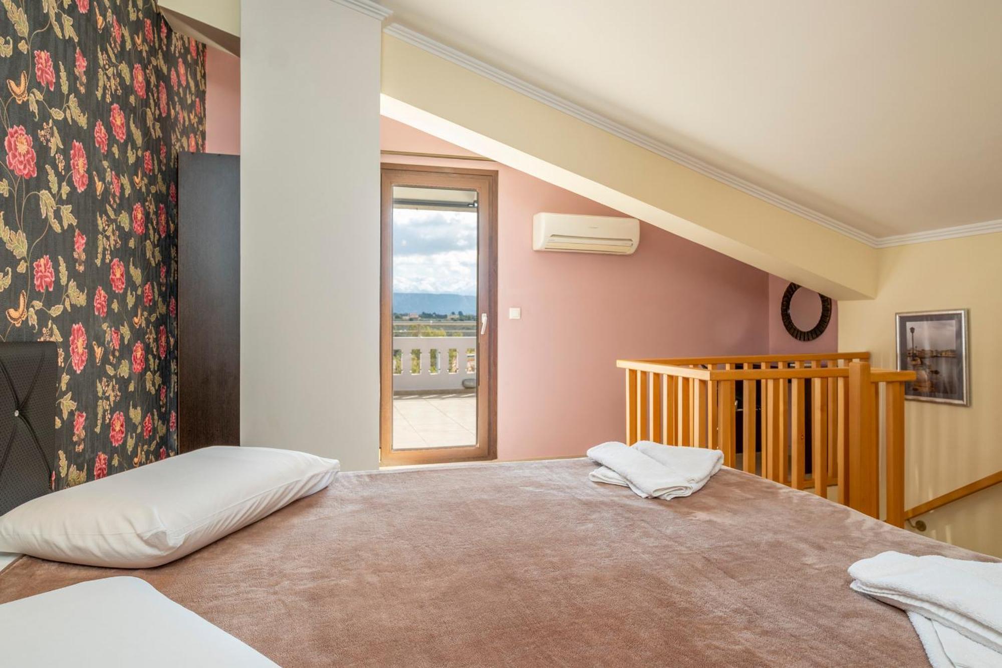Areti Suites Kathaniá 외부 사진